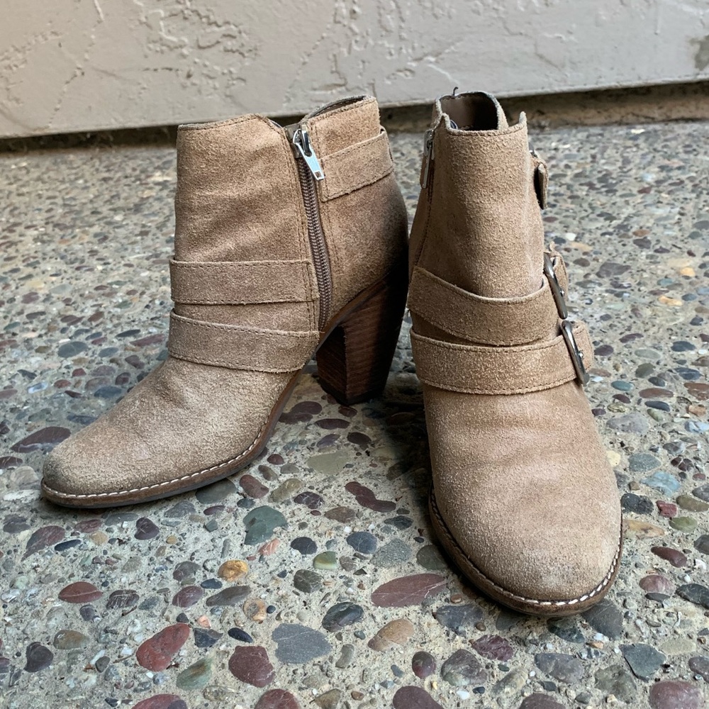 dolce vita tan booties with buckles